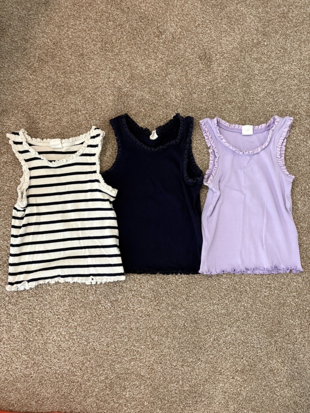 GAP 4T bundle of tank tops